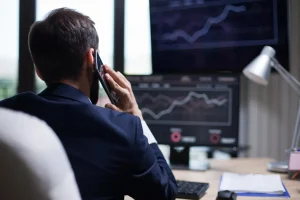 cómo pasar de ser inversor a trader profesional